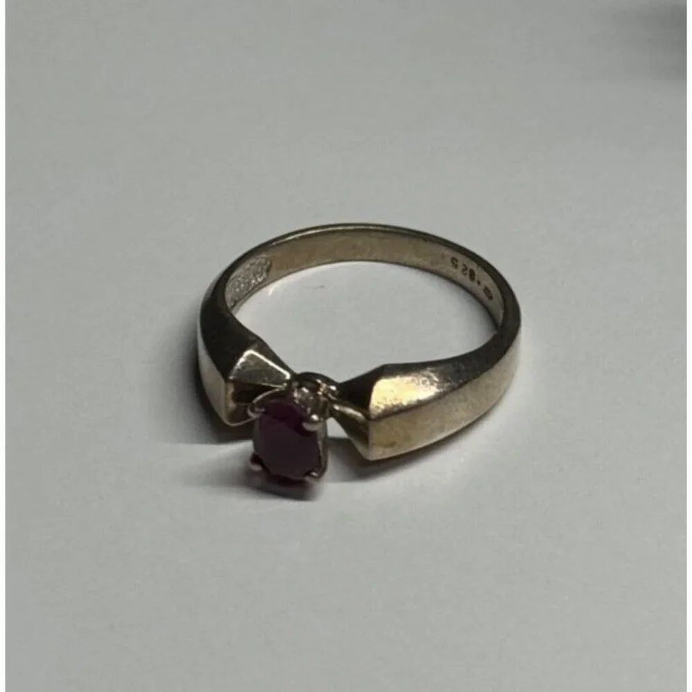 925 STERLING SILVER RUBY RING SIZE 6